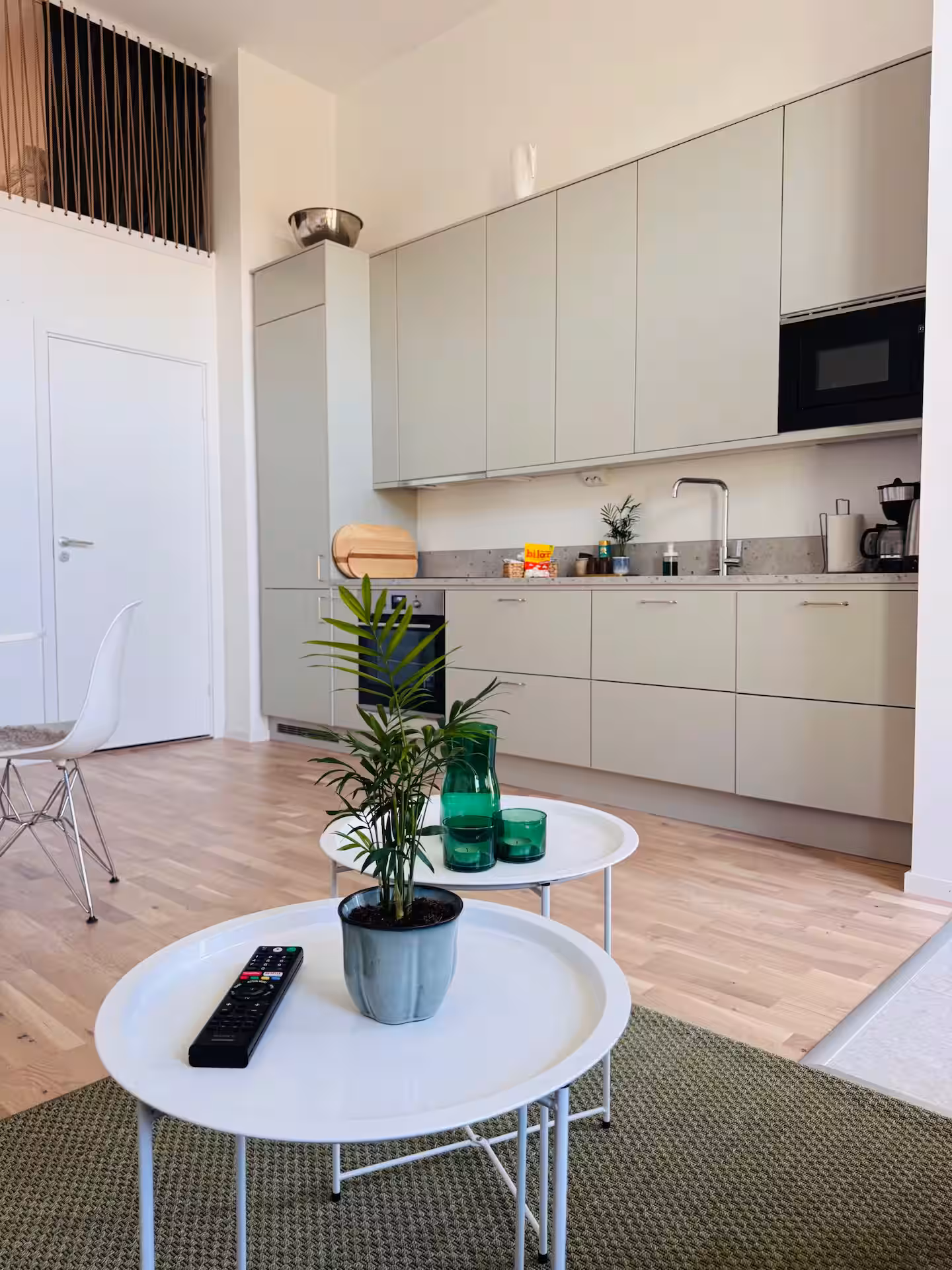 Fully equipped kitchen with light cabinets